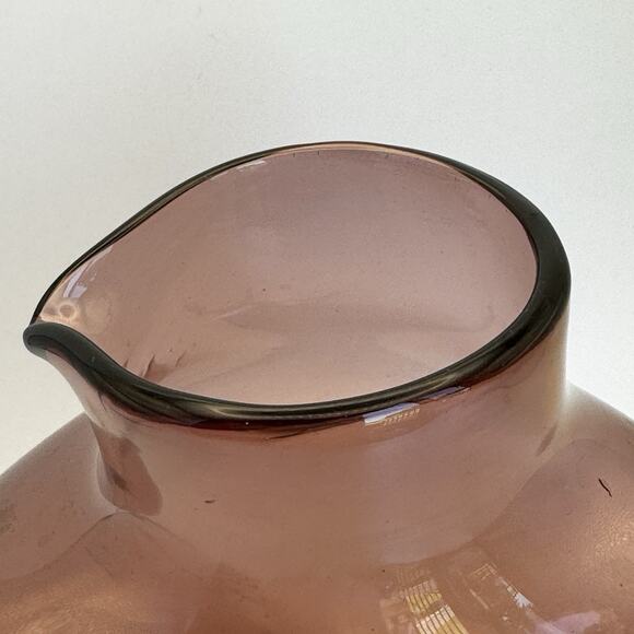 La Mailloche Quebec Purple Blown‎ Art Glass Pinched Vase or Decanter Signed 6" - Picture 2 of 9